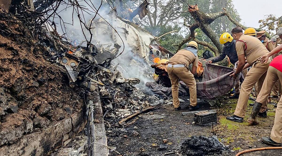 शादी के फोटोग्राफर ने भारतीय वायु सेना के अंतिम उड़ान A Mi-17V5 हेलीकॉप्टर के अंतिम क्षणों को कैद किया