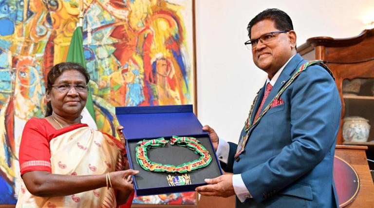 राष्ट्रपति द्रौपदी मुर्मू को सूरीनाम के सर्वोच्च नागरिक पुरस्कार से सम्मानित किया गया