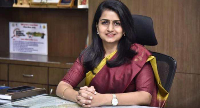 आईएएस सौम्या शर्मा की प्रेरणादायक कहानी: बिना कोचिंग के पहले प्रयास में यूपीएससी, परीक्षा के दौरान 103 का बुखार